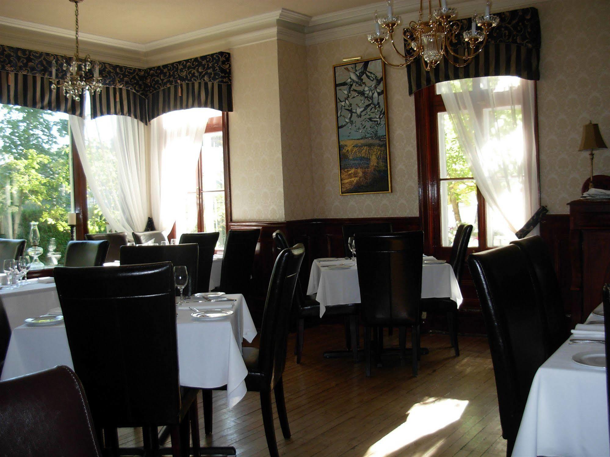 Chez Truchon Bistro-Auberge ลามัลแบ ภายนอก รูปภาพ